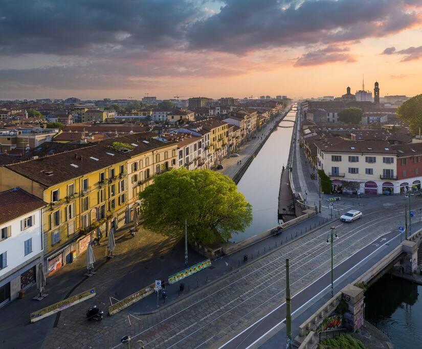 Navigli - Downtown - Duomo Spacious Two Bedroom Apartment - Close To Metro - Ac - Wi-Fi Милан Экстерьер фото
