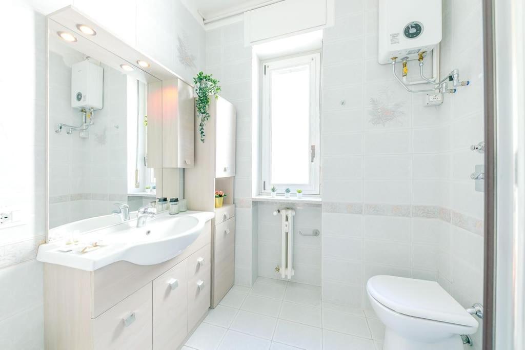 Navigli - Downtown - Duomo Spacious Two Bedroom Apartment - Close To Metro - Ac - Wi-Fi Милан Экстерьер фото