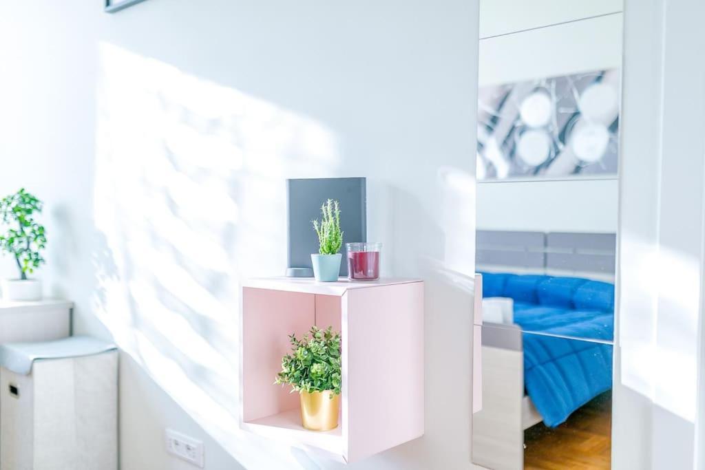 Navigli - Downtown - Duomo Spacious Two Bedroom Apartment - Close To Metro - Ac - Wi-Fi Милан Экстерьер фото