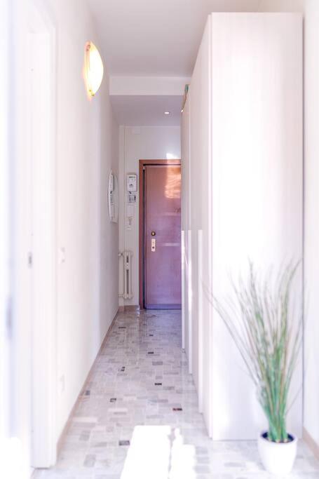 Navigli - Downtown - Duomo Spacious Two Bedroom Apartment - Close To Metro - Ac - Wi-Fi Милан Экстерьер фото
