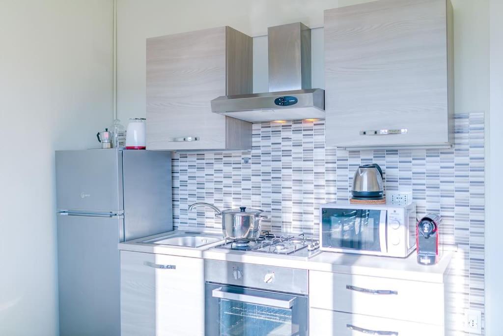Navigli - Downtown - Duomo Spacious Two Bedroom Apartment - Close To Metro - Ac - Wi-Fi Милан Экстерьер фото